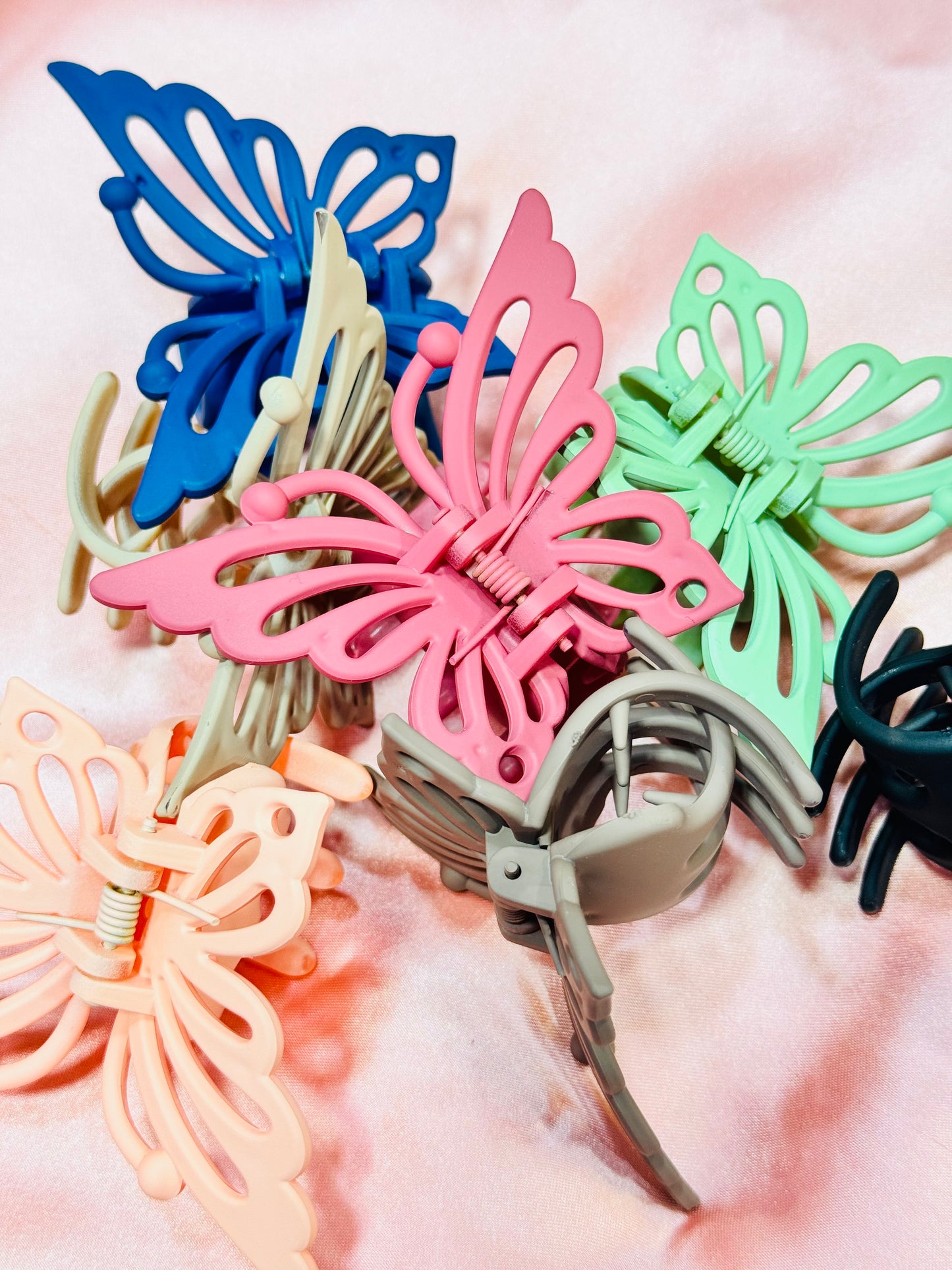🦋Butterfly Hair Claw Clips – Elegant & Durable Grip🦋