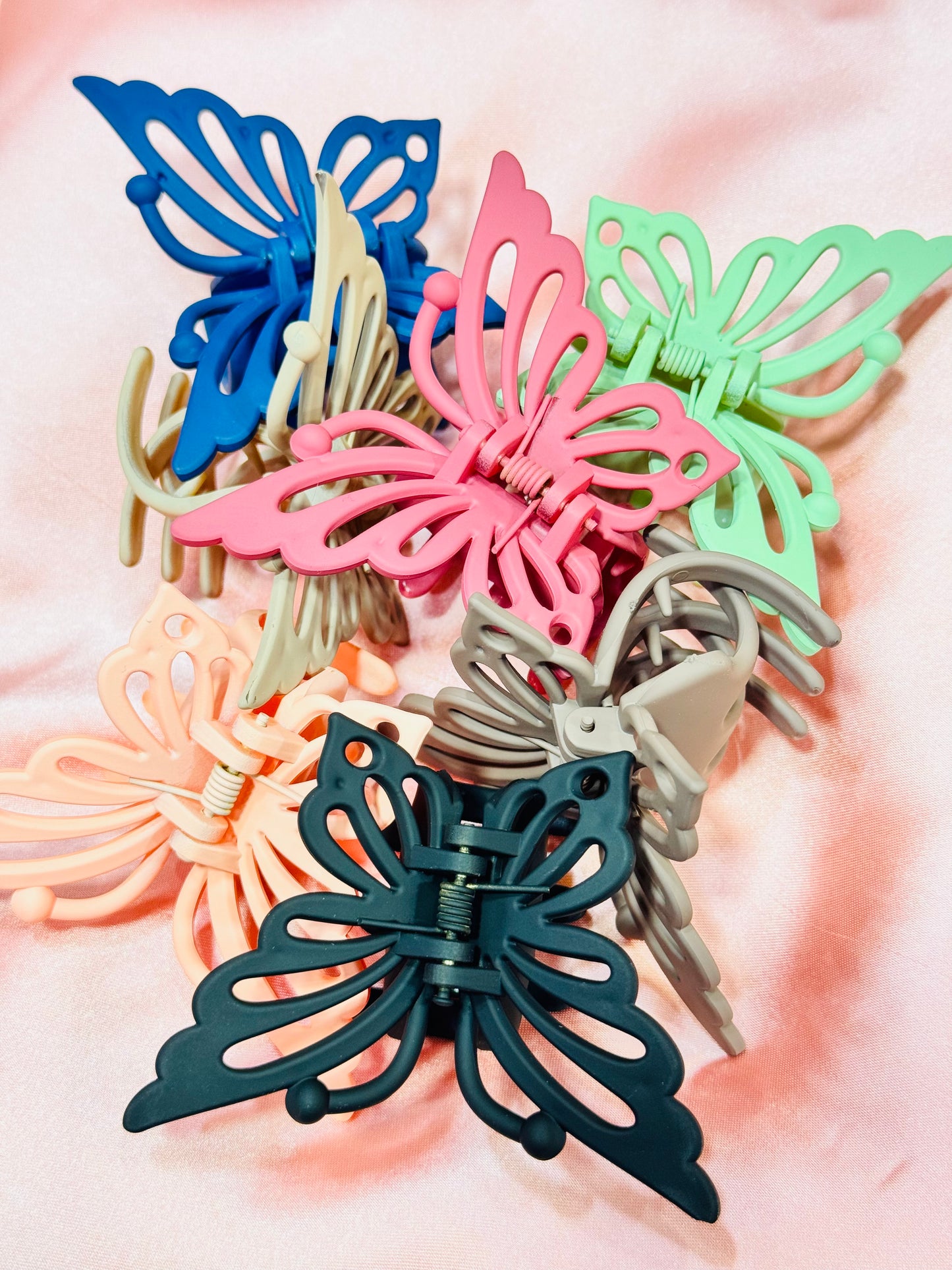 🦋Butterfly Hair Claw Clips – Elegant & Durable Grip🦋