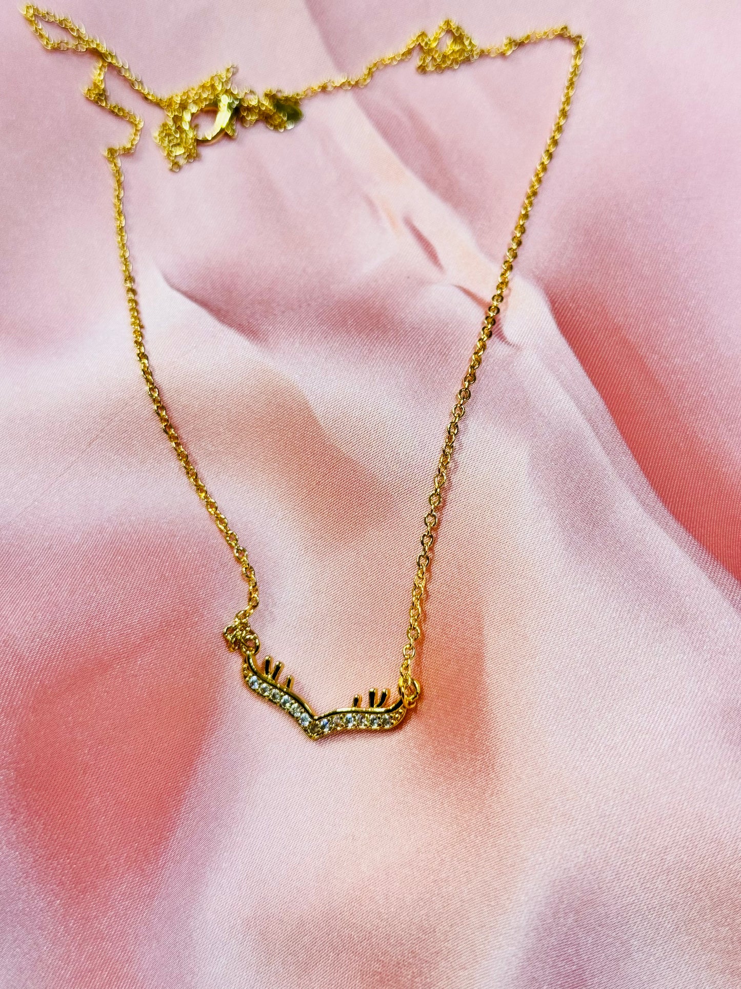 Elegant Gold Crown Necklace šāØ