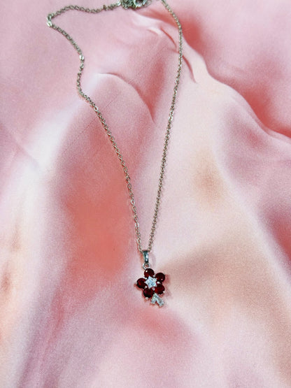 🌺Elegant Floral Pendant Necklace 🌺